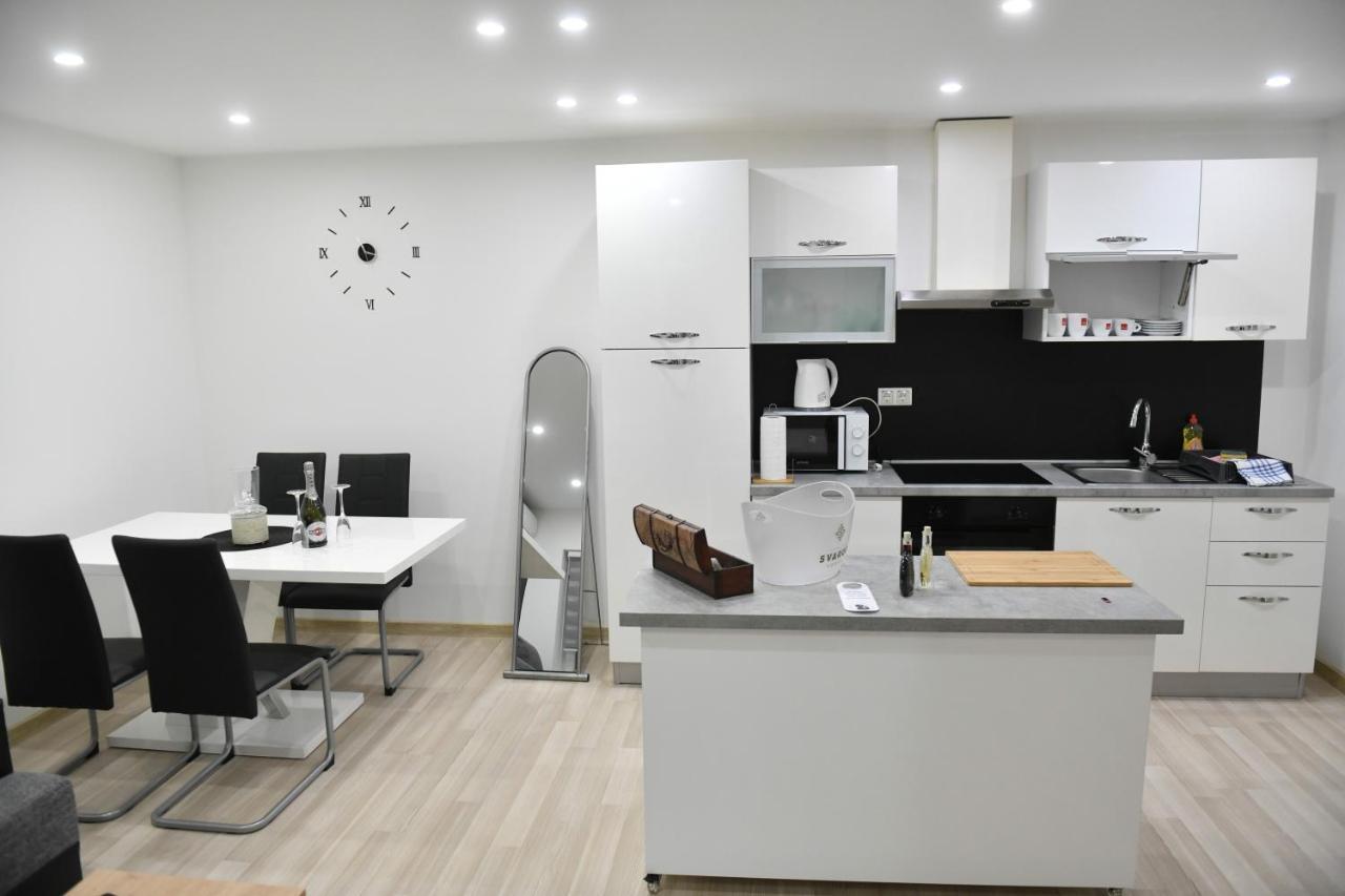 Apartman Lucia Ðakovo Esterno foto